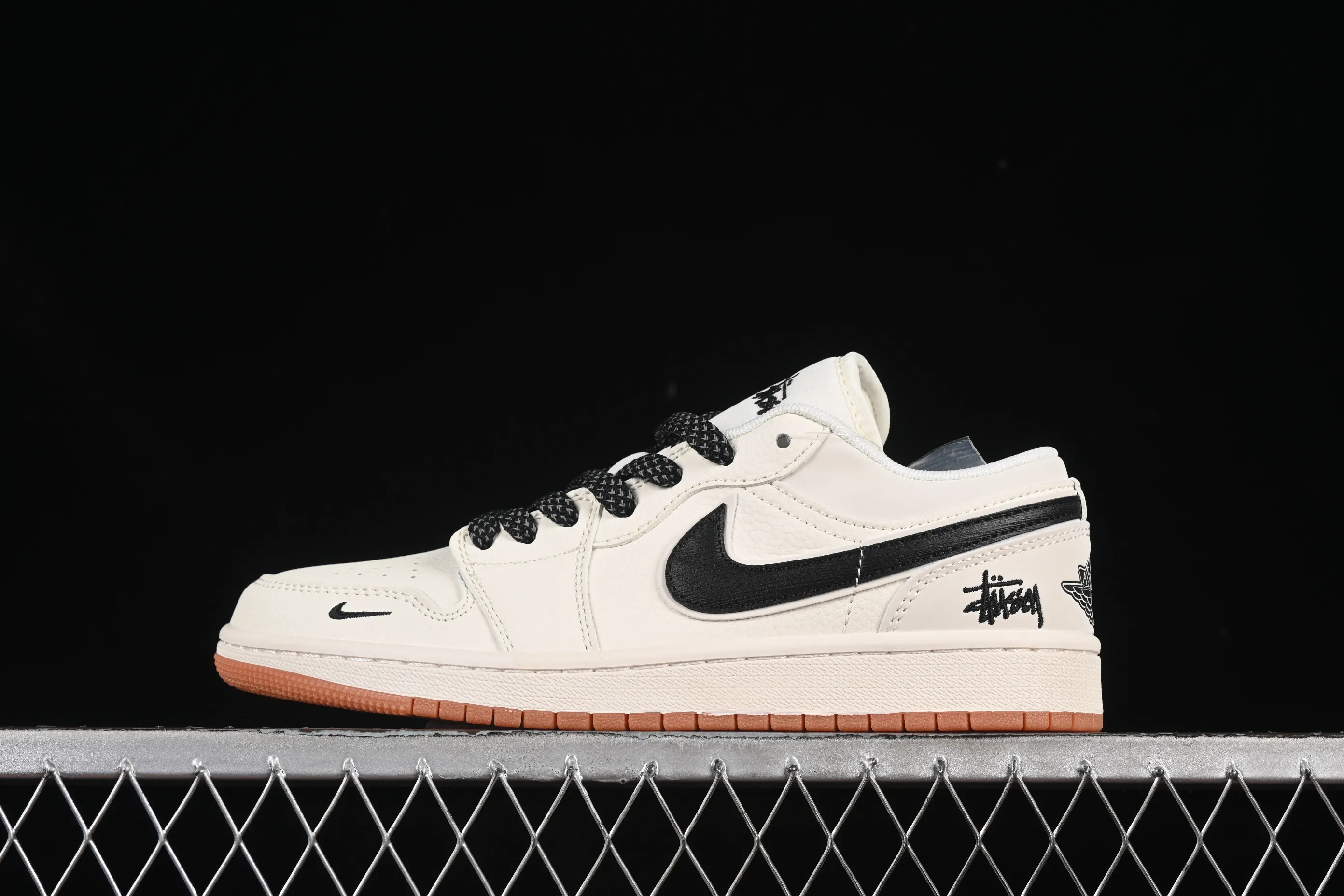 All categories Air Jordan Jordan series basketball shoes Air Jordan 1 Low high-end customized low-top sneakers Air Jordan 1 Low AJ1 Joe 1 Stussy joint black hook raw rubber high-end customized low-top retro basketball shoes XX3168-170